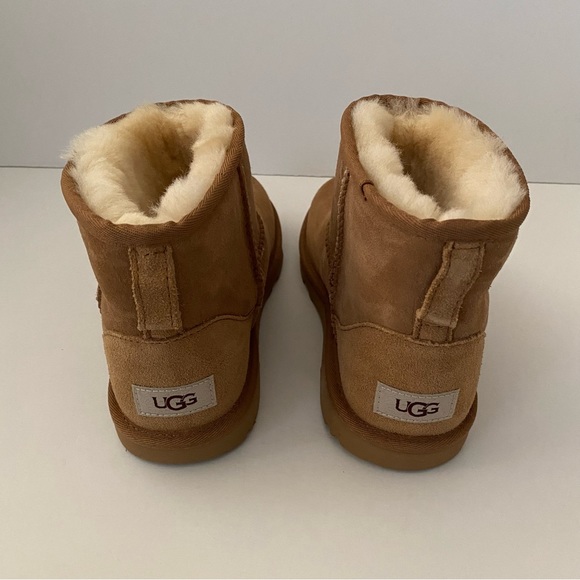 UGG Classic Mini Boots Chestnut Kid’s 5 6 (Fits a Women’s 7 8) NWOB - Picture 8 of 15
